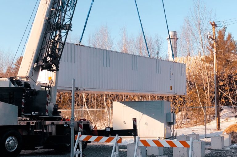 Container Lift at an Agilitas Energy ESS Project